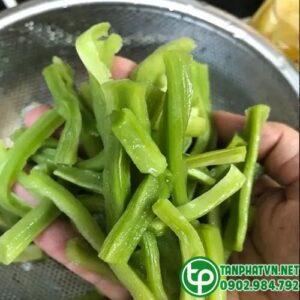Chế biến rau tiến vua