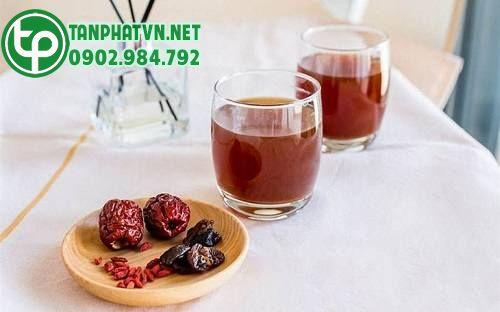 rượu ngâm táo đỏ