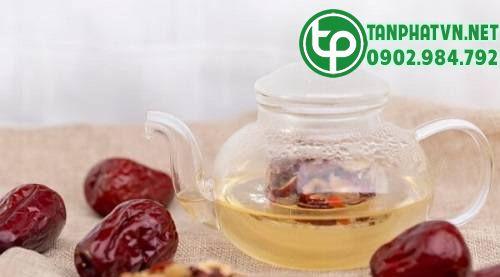 pha trà táo đỏ