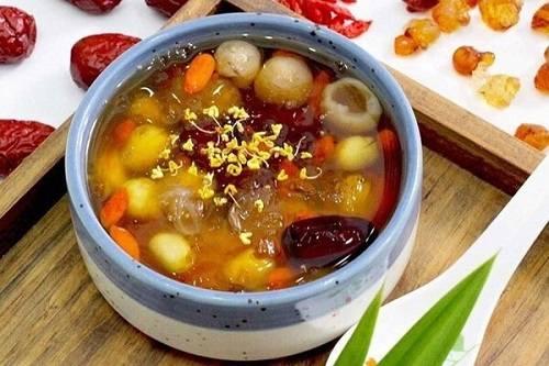 Nấu trà táo đỏ kỷ tử Nấu trà táo đỏ kỷ tử