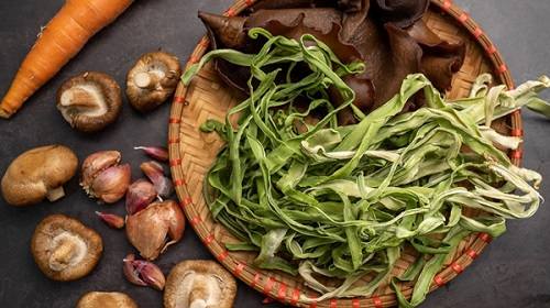 Gỏi rau tiến vua chay