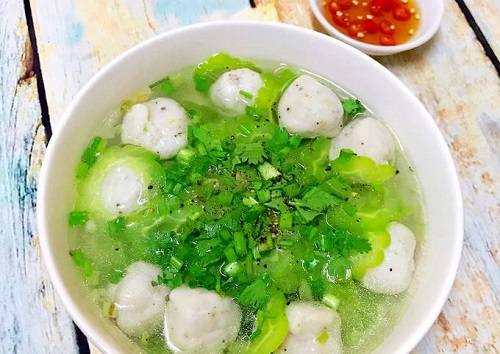 Canh khổ qua cá thác lác