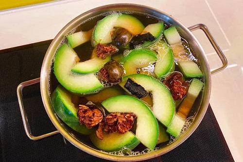 Cách nấu thục địa nấu nước sâm thanh lọc cơ thể? Cách nấu thục địa nấu nước sâm thanh lọc cơ thể?