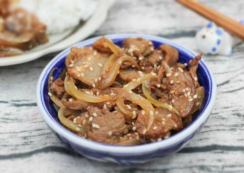 Thịt xào hành tây Thịt xào hành tây
