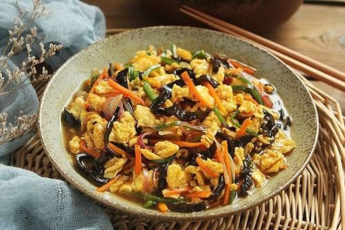 Nấm mèo xào trứng Nấm mèo xào trứng