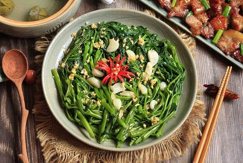 Rau muống xào tỏi Rau muống xào tỏi