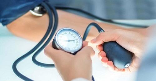 Trà bí đao gây giảm huyết áp đột ngột