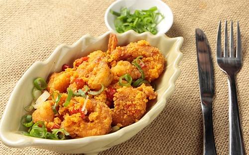 Tôm lột vỏ sốt trứng muối Tôm lột vỏ sốt trứng muối