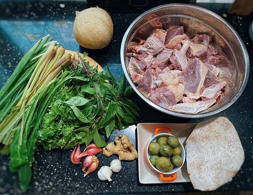 Nguyên liệu làm vịt om sấu Nguyên liệu làm vịt om sấu