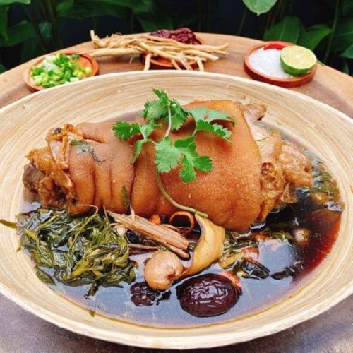 Chân giò hầm ngũ vị