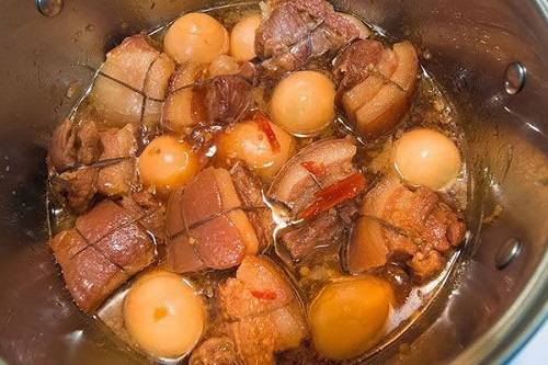Cách làm thịt kho trứng đậm đà ngon miệng?