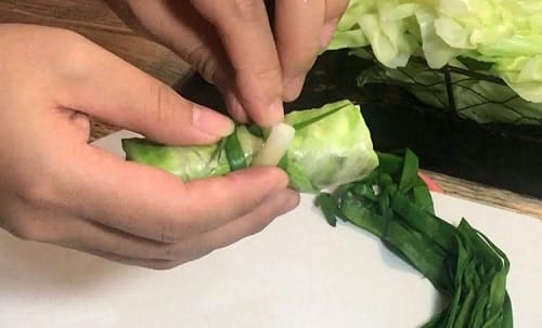 Cách cuộn bắp cải với thịt Cách cuộn bắp cải với thịt