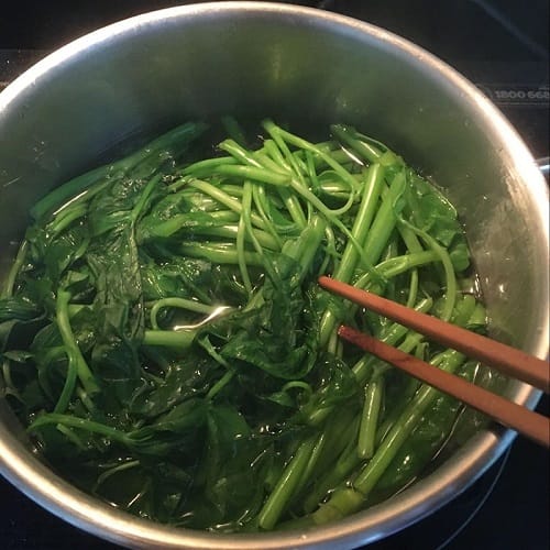 Cách luộc rau muống để lâu vẫn xanh? Cách luộc rau muống để lâu vẫn xanh?