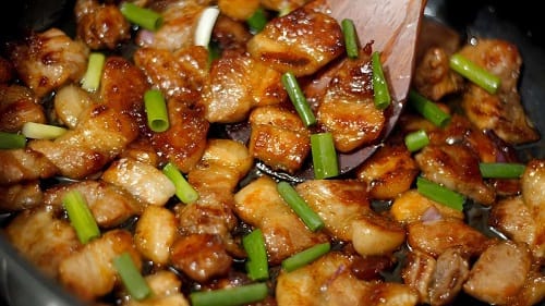Thịt ba chỉ rang cháy cạnh