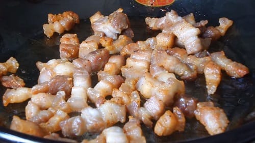 Cách làm thịt ba chỉ rang cháy cạnh chua ngọt như nhà hàng cho bữa cơm gia đình?