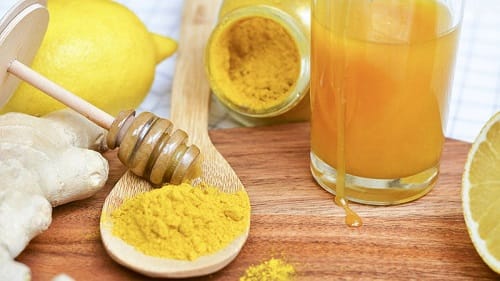 Pha nước tinh bột nghệ