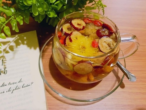 Trà táo đỏ hoa cúc