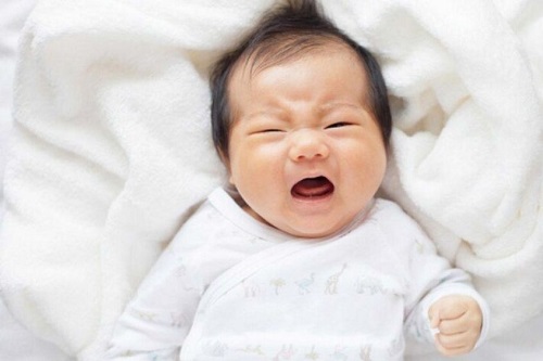 Tình trạng co giật nhẹ ở trẻ em