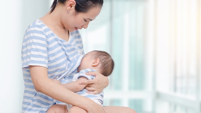 Lợi ích của trà ngải cứu cho phụ nữ sau sinh