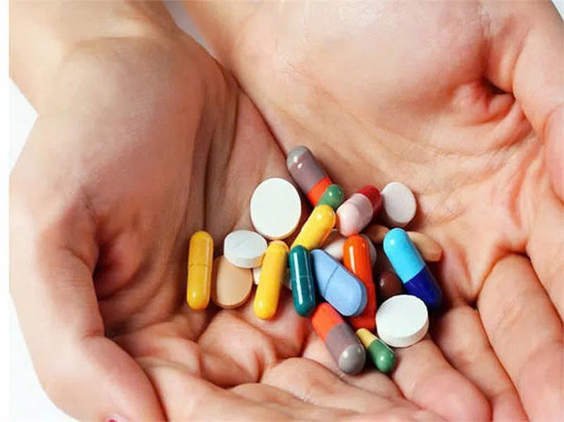 Người đang dùng thuốc trị bệnh không nên dùng trà lá nam
