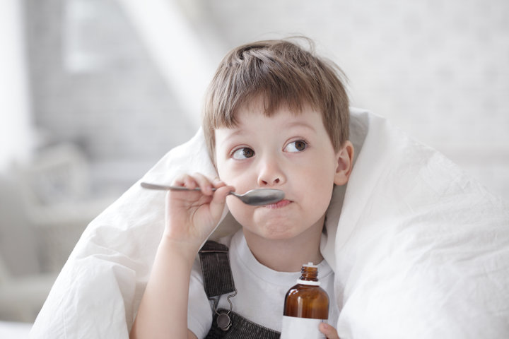Trẻ em dưới 12 tuổi có dùng trà atiso đỏ được không ?