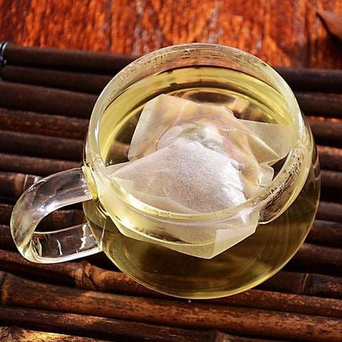 Cách pha trà túi lọc cỏ mực chuẩn vị ngon thơm dễ uống