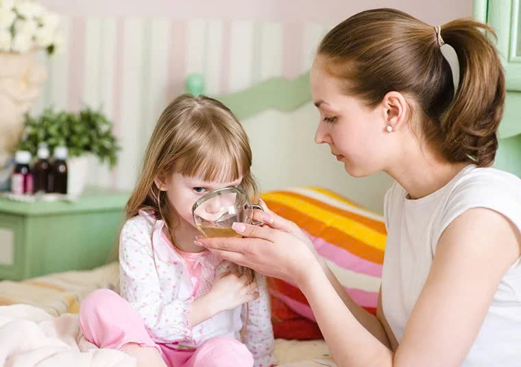 Nỗi lo của phụ huynh khi cho trẻ dùng trà cam thảo