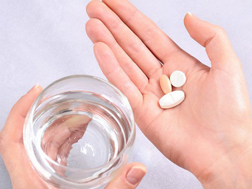 Người đang dùng thuốc điều trị không nên dùng trà túi lọc giảo cổ lam