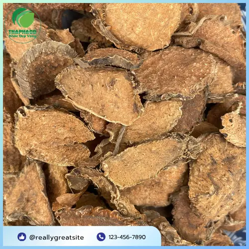 Sản phẩm mướp gai khô của Thảo Dược Tấn Phát được đóng gói cẩn thận, nhãn mác rõ ràng, thể hiện sự chuyên nghiệp và chất lượng.