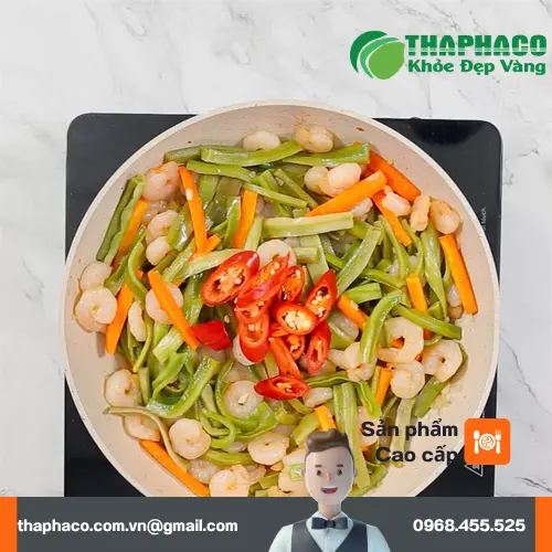 Gỏi rau tiến vua tôm thịt
