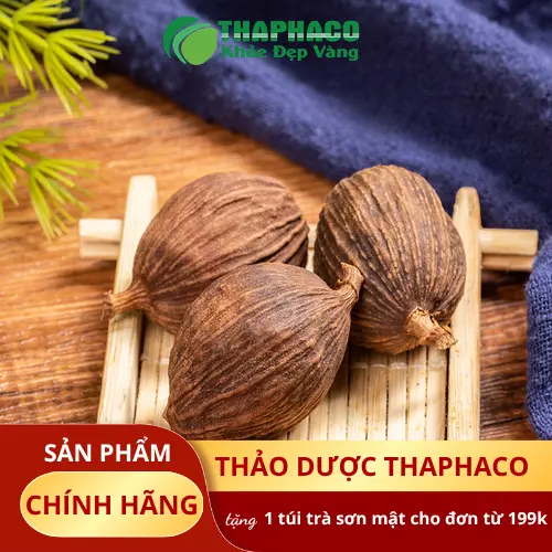 Rượu ngâm thảo quả với màu sắc đẹp mắt và hương thơm đặc trưng